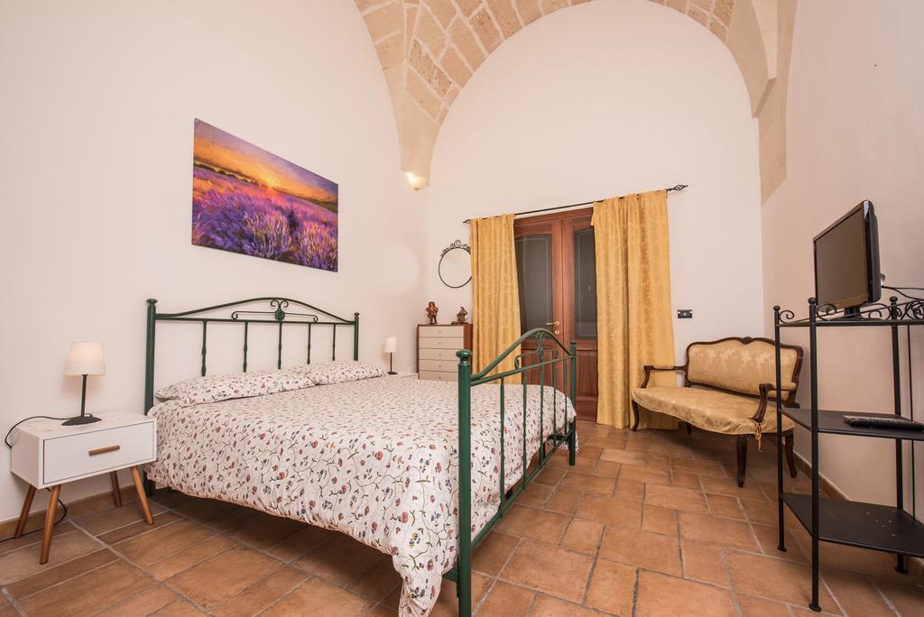 Appartamenti "Il Delfino" Lecce Exterior photo